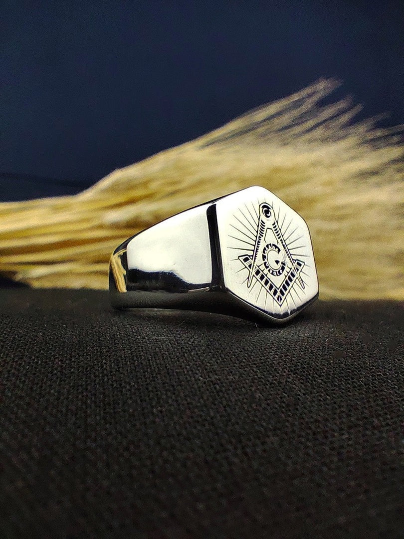 Master Mason Blue Lodge Ring - Octagon Handcrafted Square & Compass G Personalized - Bricks Masons