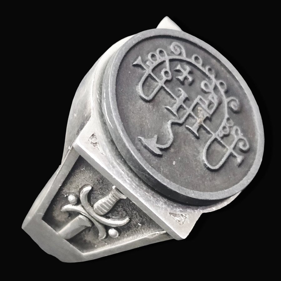 Demon Ring 32 KING ASMODAY 72 Demons Lesser Key of Solomon Goetia In Silver 2.2 cm x 1.8 cm 18 Gr Art 1810 - Bricks Masons