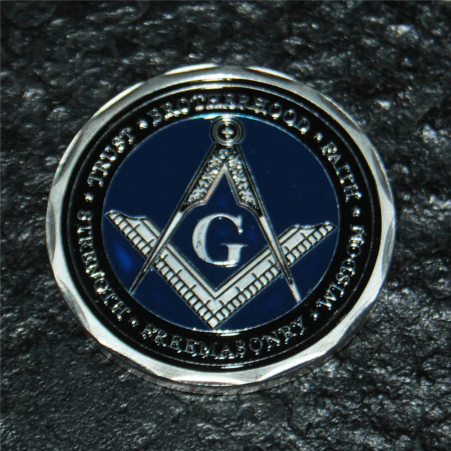 Past Master Blue Lodge Coin - Pillars & Masonic Tools Design - Bricks Masons