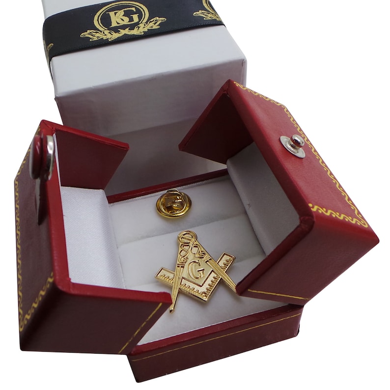 Master Mason Blue Lodge Lapel Pin - Gold 24k Clad Crest Luxury Case - Bricks Masons