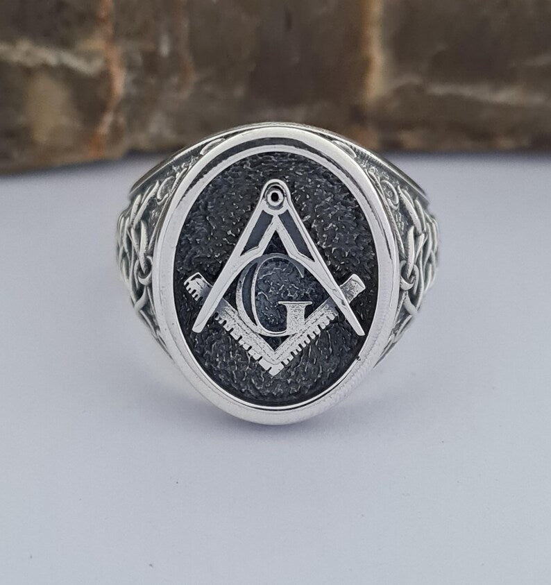 Master Mason Blue Lodge Ring - Compass & Square, Black Onyx - Bricks Masons