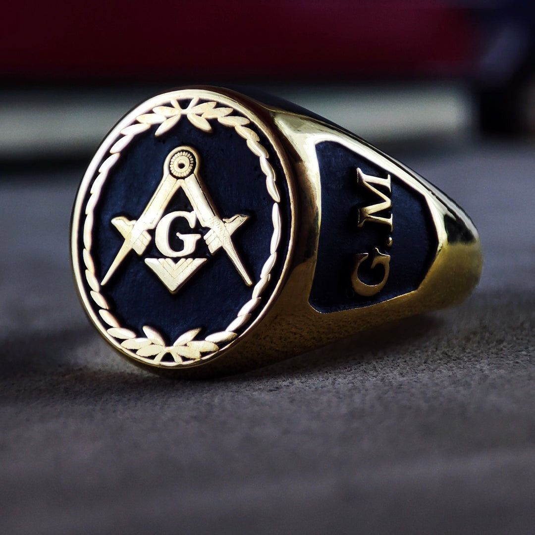 Master Mason Blue Lodge Ring - Black & Gold Personalized With Wreath & Initials - Bricks Masons