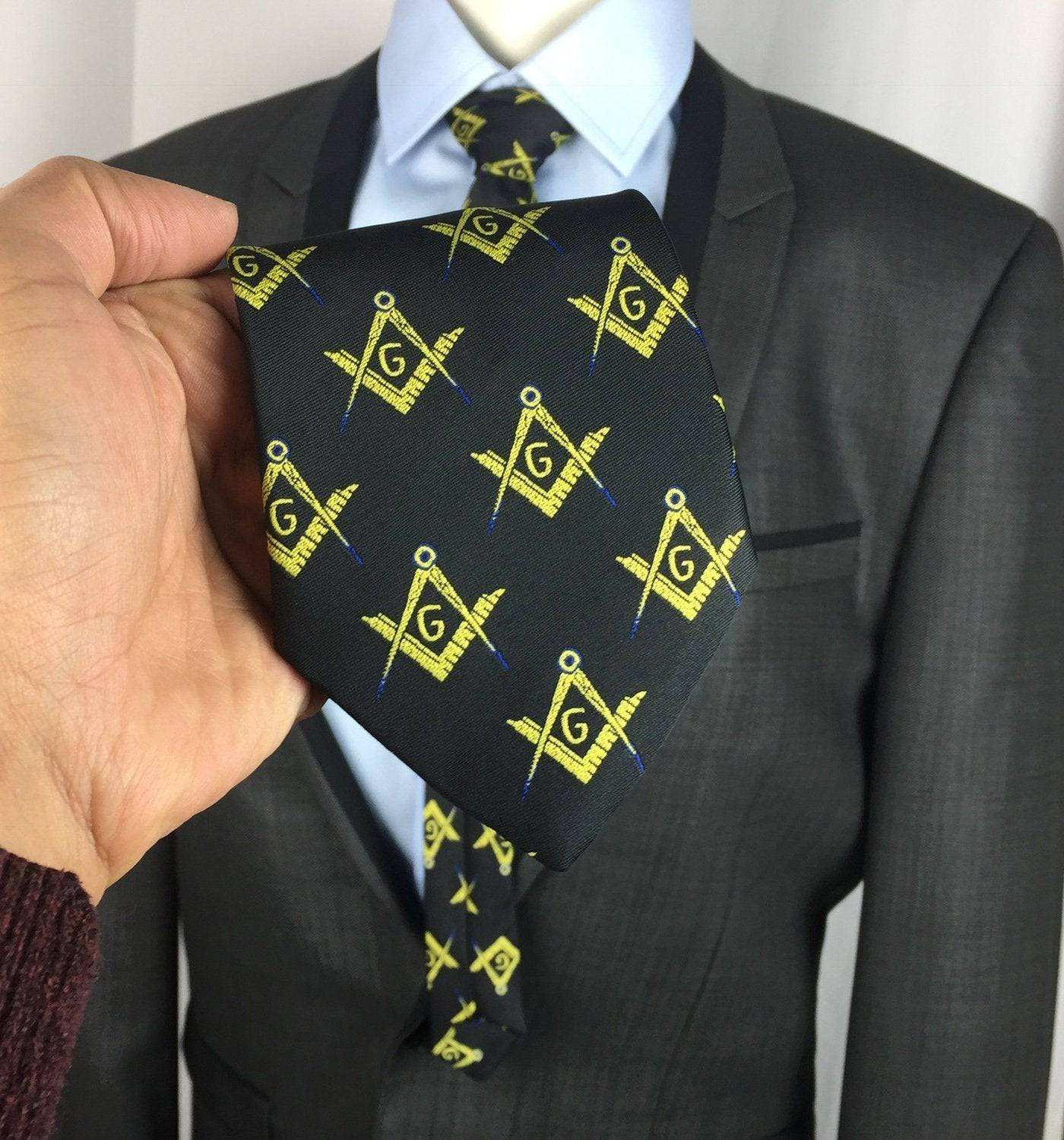 Master Mason Blue Lodge Necktie - Black & Gold Silk Machine Embroidery - Bricks Masons